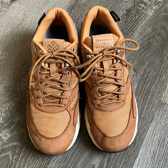 Saucony 3D Grid Hurricane
Endless Knot - Picture 17 of 17